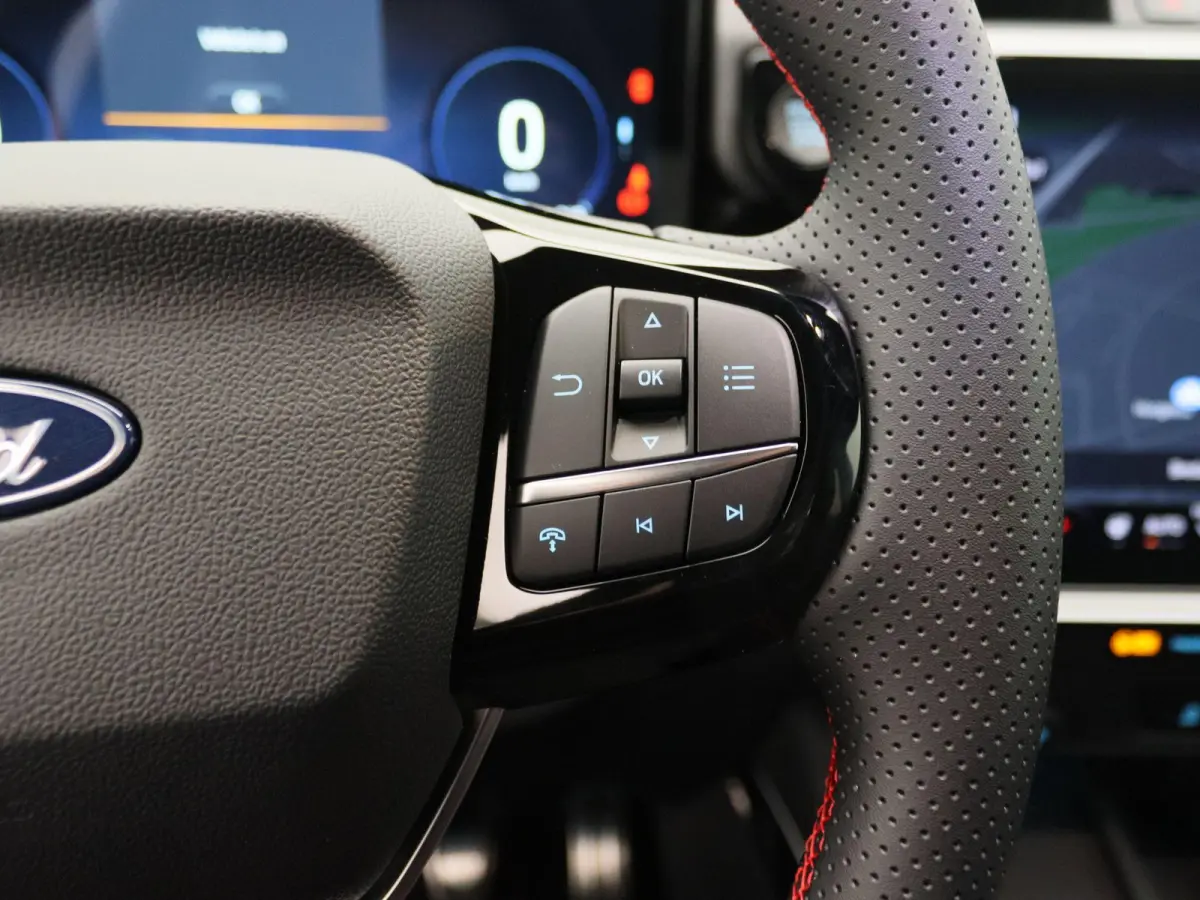 1.0 EcoBoost ST-Line | UIT VOORRAAD LEVERBAAR | Winter Pack | Keyless entry | Elektrische achterklep |
