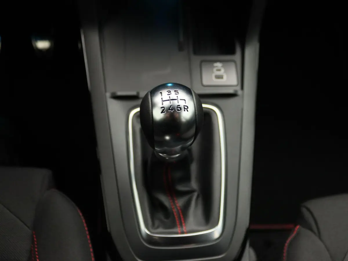 1.0 EcoBoost ST-Line | UIT VOORRAAD LEVERBAAR | Winter Pack | Keyless entry | Elektrische achterklep |