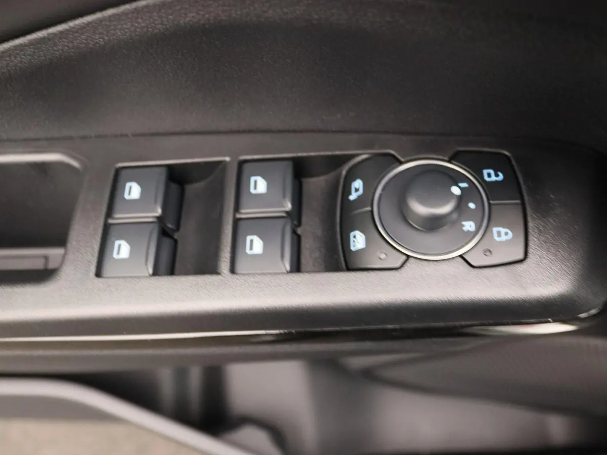 1.0 EcoBoost ST-Line | UIT VOORRAAD LEVERBAAR | Winter Pack | Keyless entry | Elektrische achterklep |