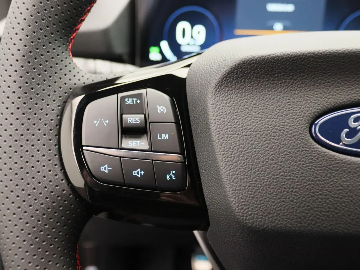 1.0 EcoBoost ST-Line | UIT VOORRAAD LEVERBAAR | Winter Pack | Keyless entry | Elektrische achterklep |