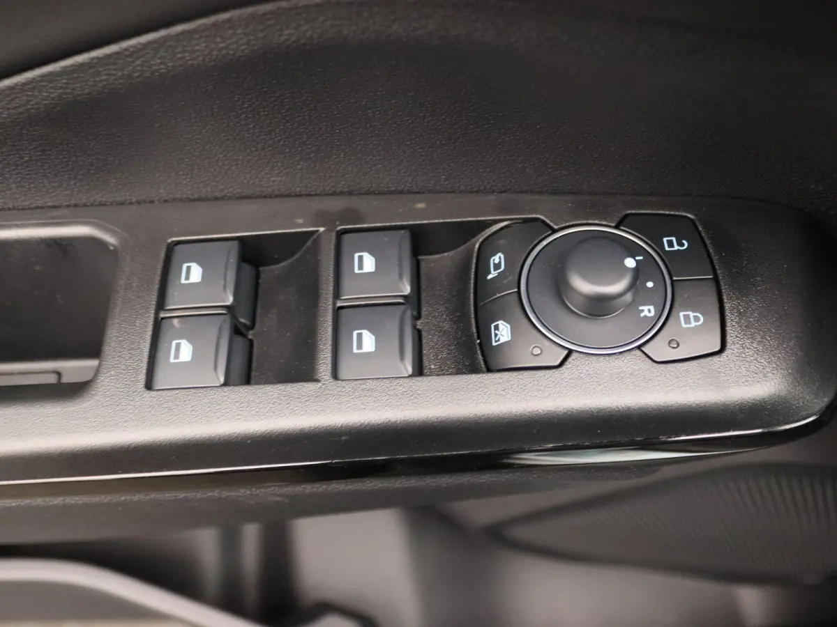 1.0 EcoBoost ST-Line | UIT VOORRAAD LEVERBAAR | Winter Pack | Keyless Entry | Elektrische achterklep |