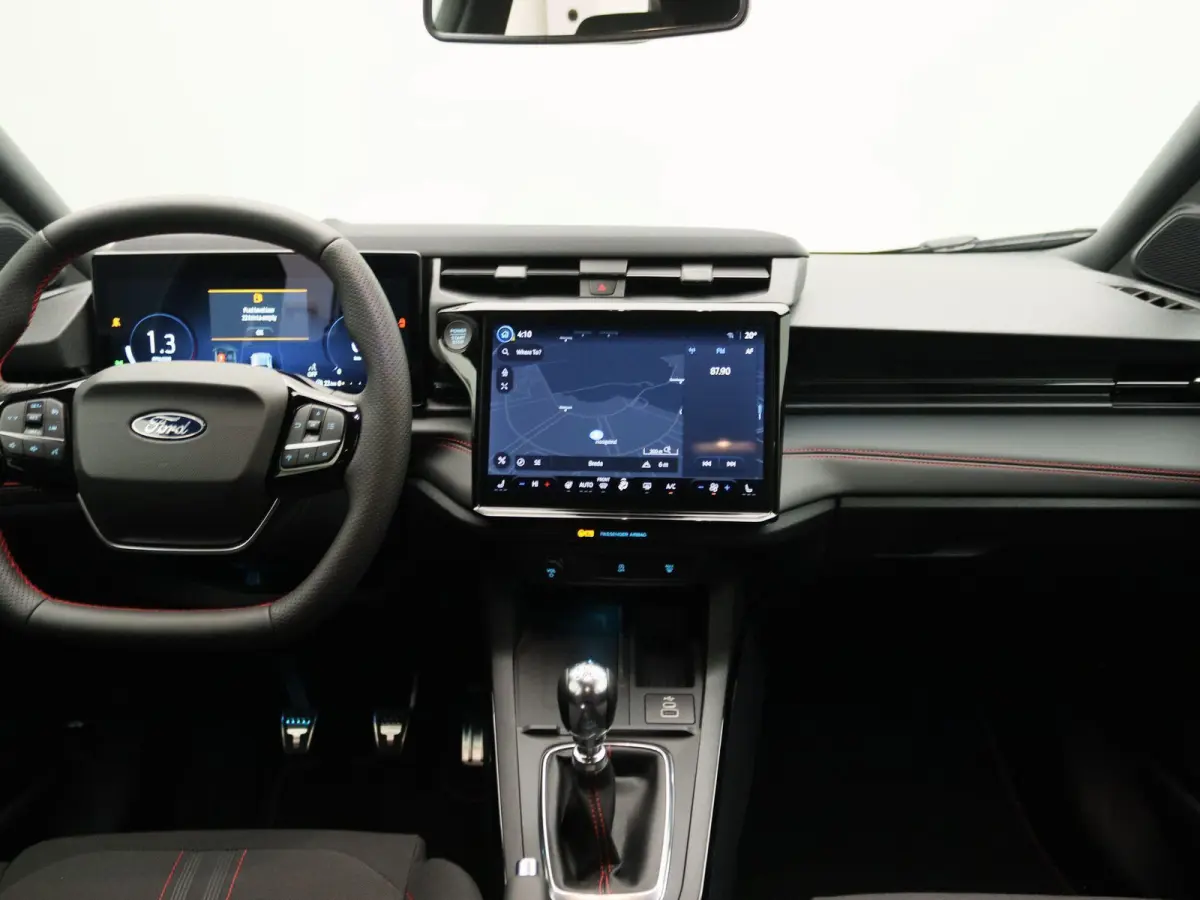 1.0 EcoBoost ST-Line | UIT VOORRAAD LEVERBAAR | Winter Pack | Keyless Entry | Elektrische achterklep |