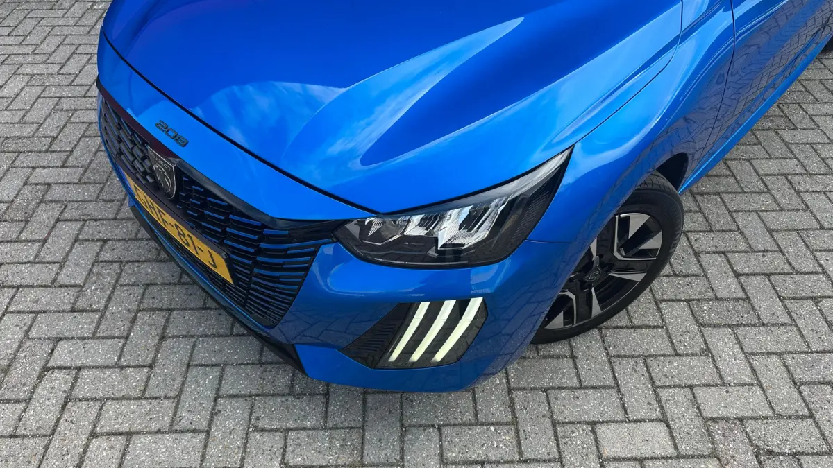 1.2 PureTech 100 Allure | Apple Carplay / Android Auto | Navigatie | Camera | Cruise Control | | Achterbank in delen neerklapbaar | Achteruitrijcamera | Apple Carplay/Android Auto|telefoonin
