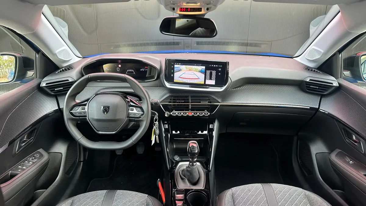 1.2 PureTech 100 Allure | Apple Carplay / Android Auto | Navigatie | Camera | Cruise Control | | Achterbank in delen neerklapbaar | Achteruitrijcamera | Apple Carplay/Android Auto|telefoonin