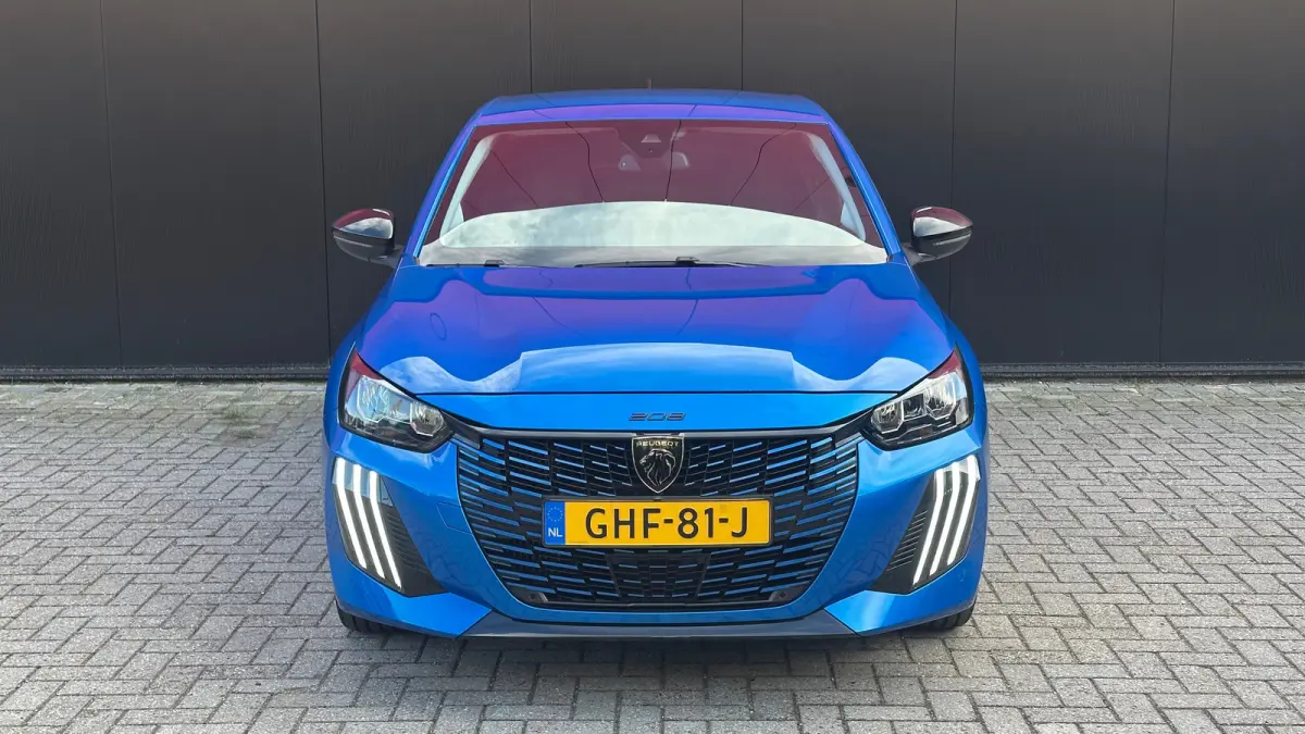1.2 PureTech 100 Allure | Apple Carplay / Android Auto | Navigatie | Camera | Cruise Control | | Achterbank in delen neerklapbaar | Achteruitrijcamera | Apple Carplay/Android Auto|telefoonin