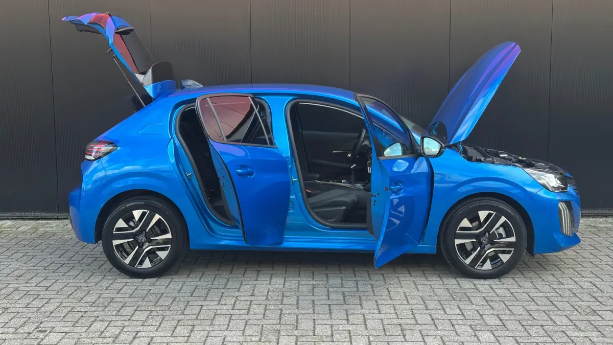 1.2 PureTech 100 Allure | Apple Carplay / Android Auto | Navigatie | Camera | Cruise Control | | Achterbank in delen neerklapbaar | Achteruitrijcamera | Apple Carplay/Android Auto|telefoonin