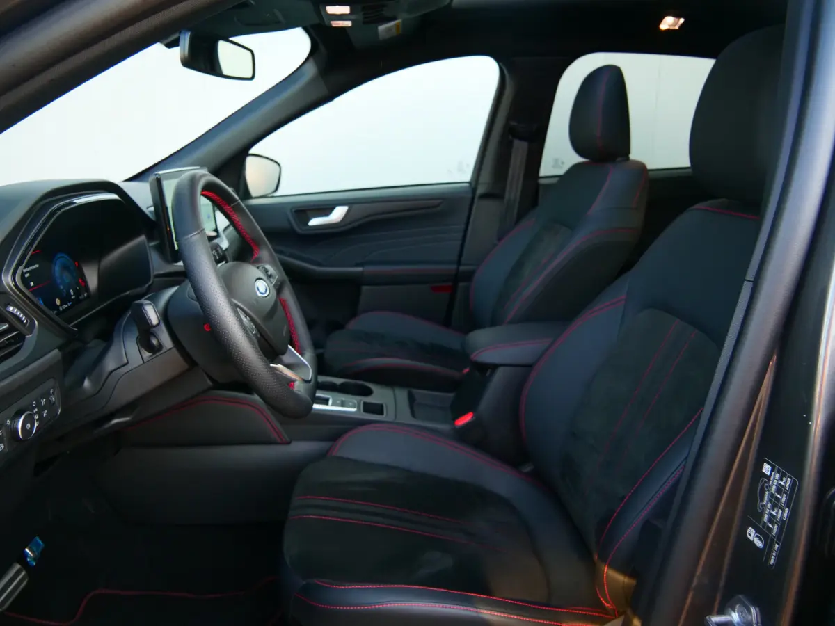 2.5 PHEV ST-Line X 243 Pk Automaat Navi / DAB / Camera's / Trekhaak / Pano-dak