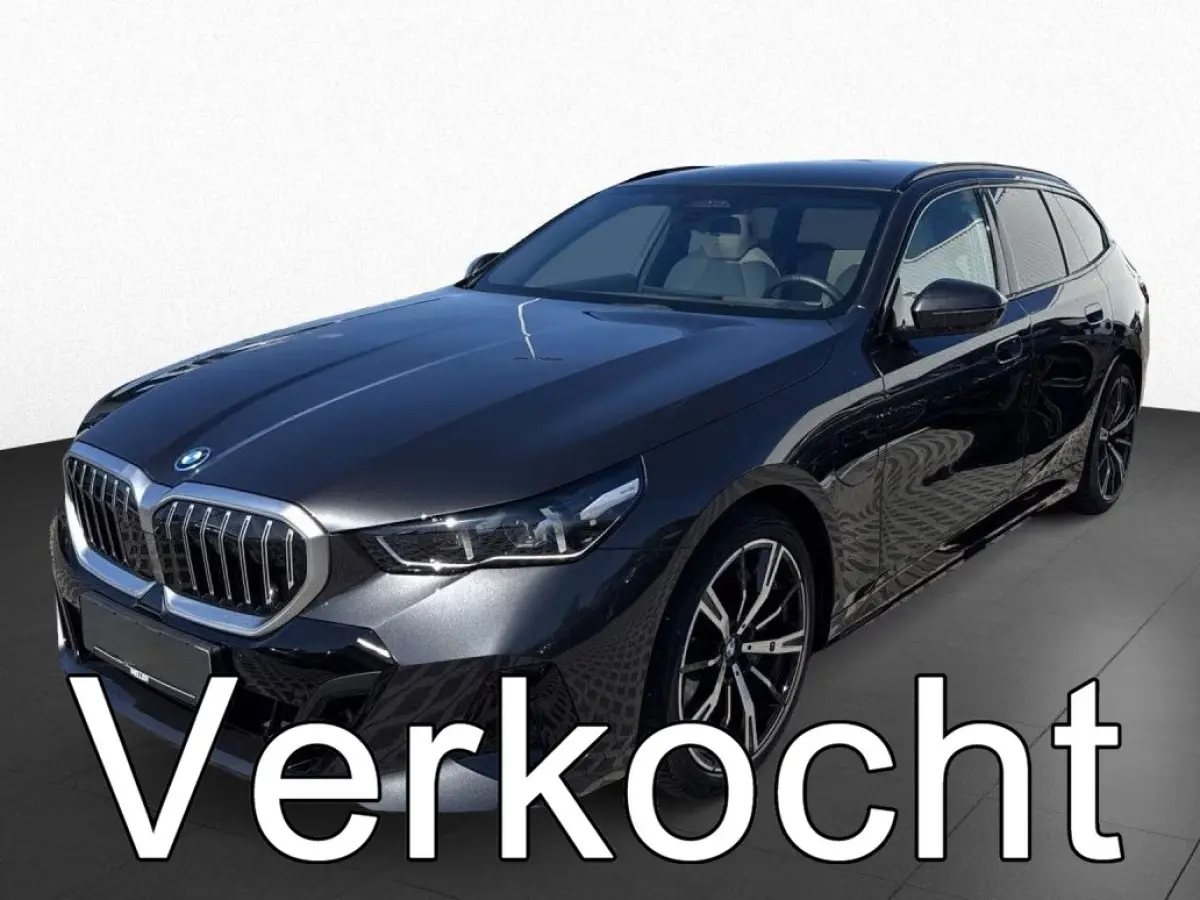 550e xDrive M-SPORT ** PANORAMA, IVORY LEDER, TREKH, 20-inch LMV, ADAPT. CRUISE ** 1e EIG - UNGALLFREI - Ex. BMW ** ** INFORMEER OOK NAAR ONZE AANTREKKELIJKE FINANCIAL-LEASE TARIEVEN **