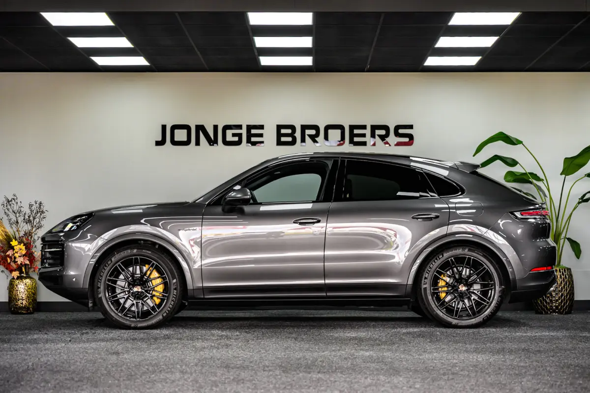 3.0 S E-Hybrid Black Edition Pano/InnoDrive/HUD/360/Luchtvering/Massage