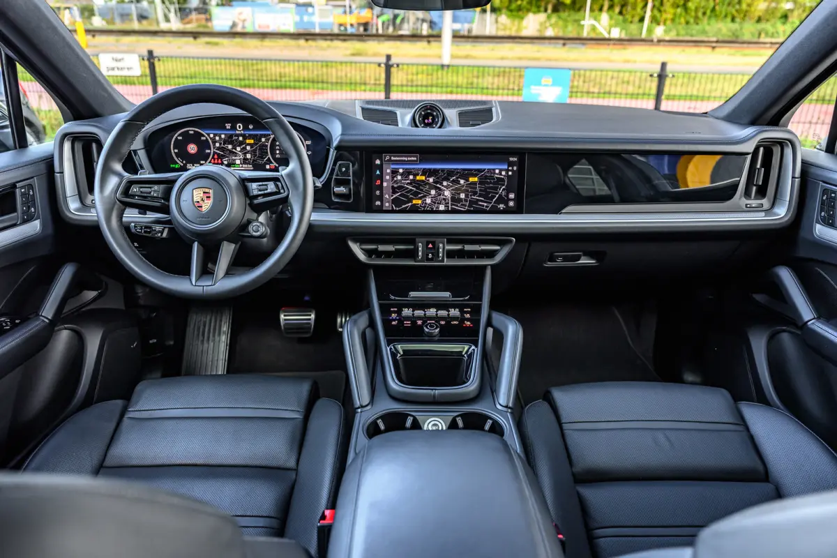 3.0 S E-Hybrid Black Edition Pano/InnoDrive/HUD/360/Luchtvering/Massage