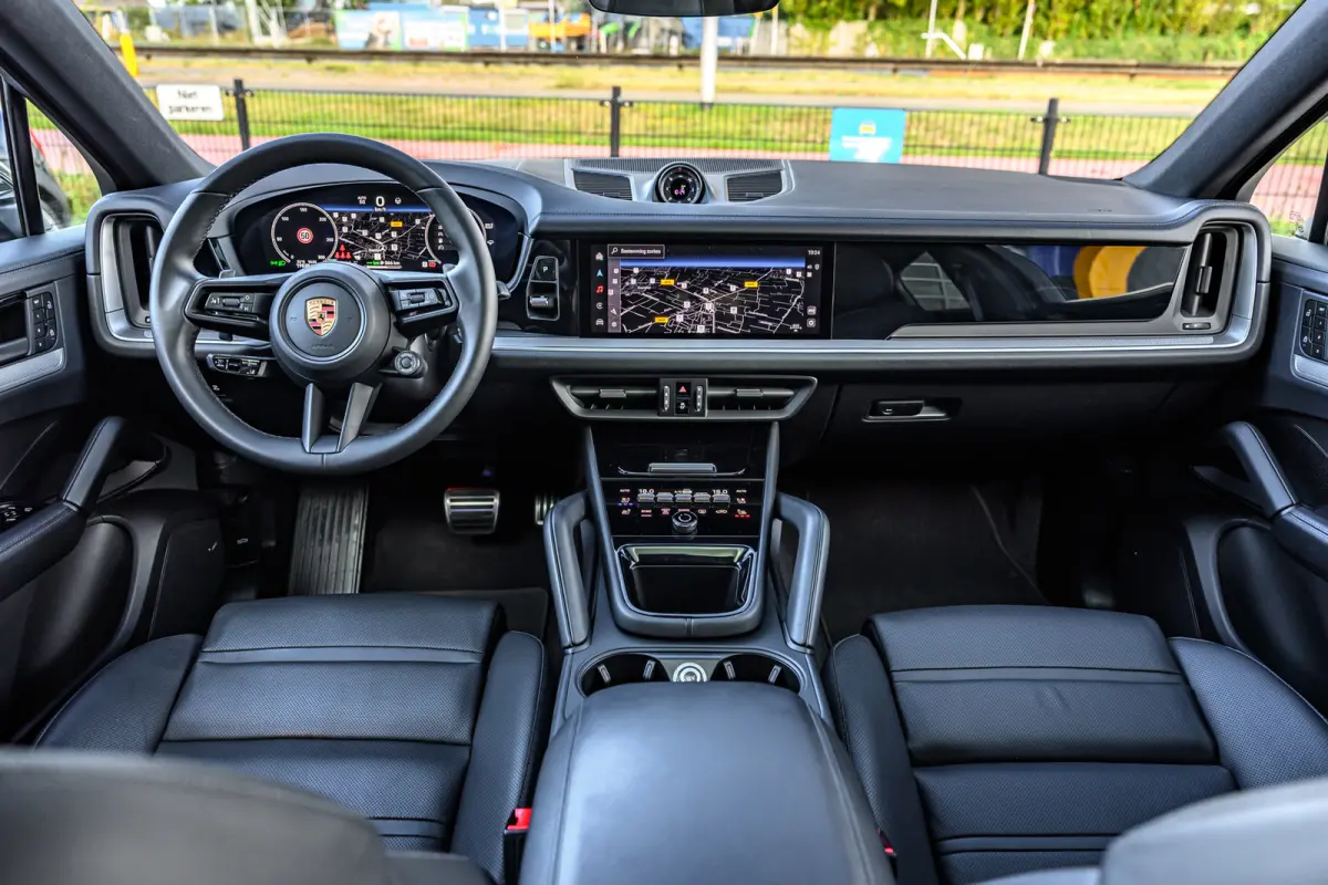 3.0 S E-Hybrid Black Edition Pano/InnoDrive/HUD/360/Luchtvering/Massage