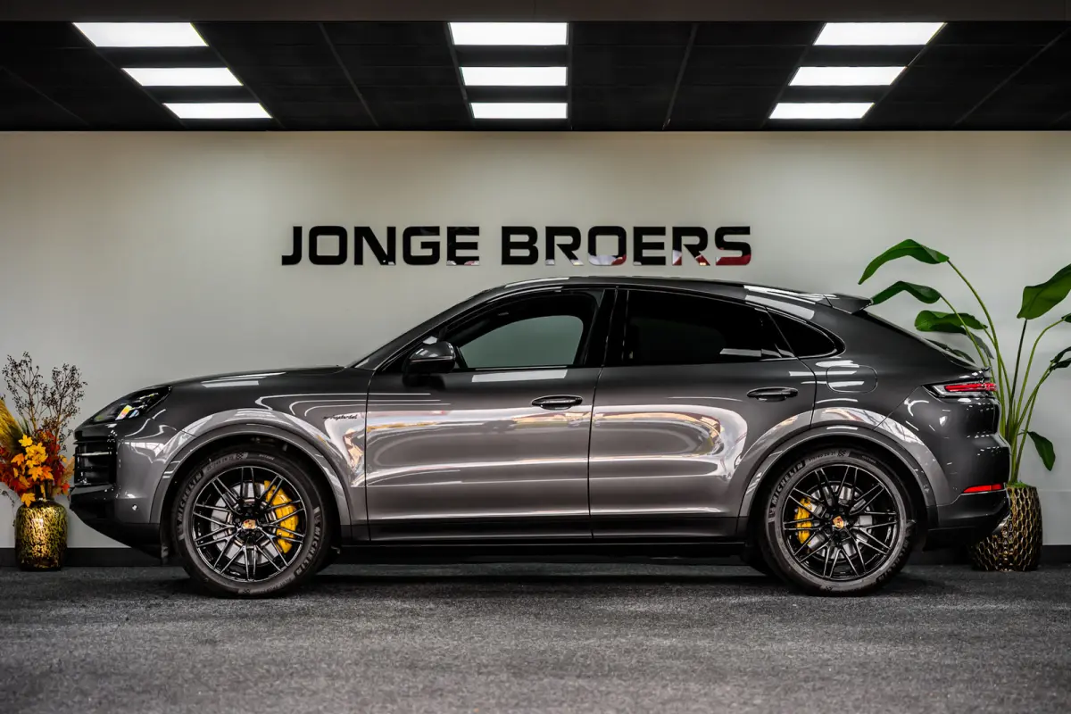 3.0 S E-Hybrid Black Edition Pano/InnoDrive/HUD/360/Luchtvering/Massage