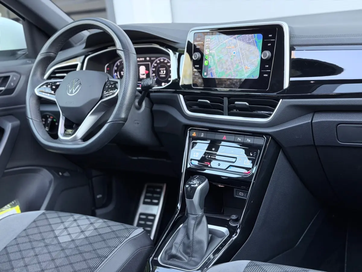1.5 TSI 3x R-Line Pano/AppleCar/Keyless