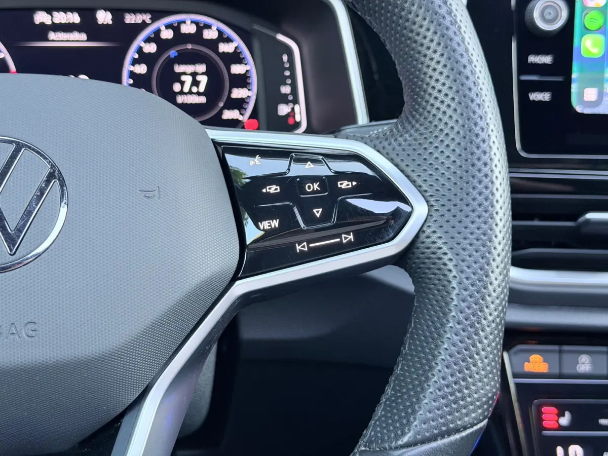 1.5 TSI 3x R-Line Pano/AppleCar/Keyless