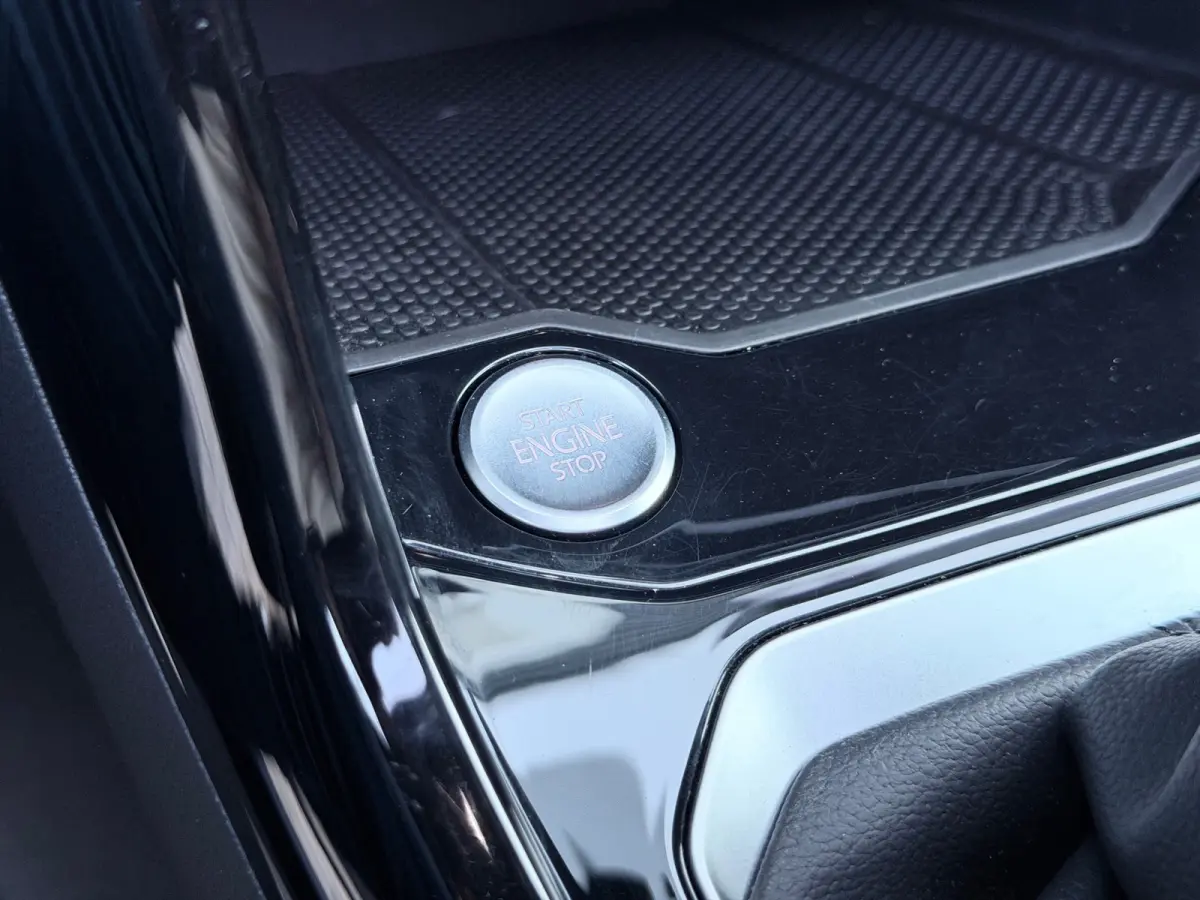 1.5 TSI 3x R-Line Pano/AppleCar/Keyless