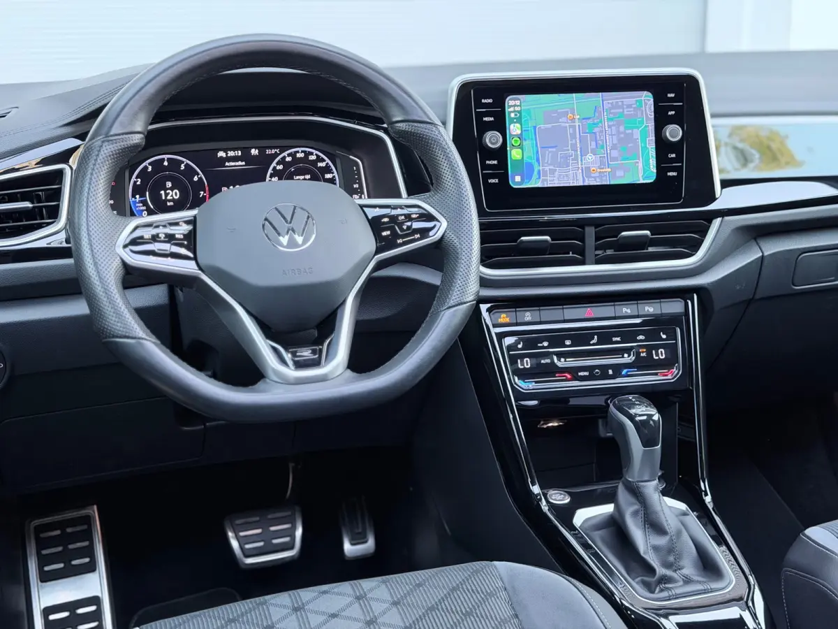 1.5 TSI 3x R-Line Pano/AppleCar/Keyless