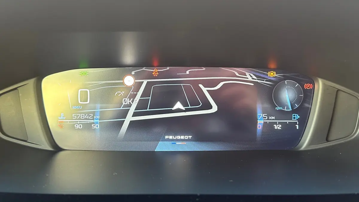 1.2 PureTech Allure | Navigatie | Apple Carplay / Android Auto | Camera | Cruise Control | | Achteruitrijcamera | Apple Carplay/Android Auto|telefoonintegratie premium | Bestuurdersstoel in 