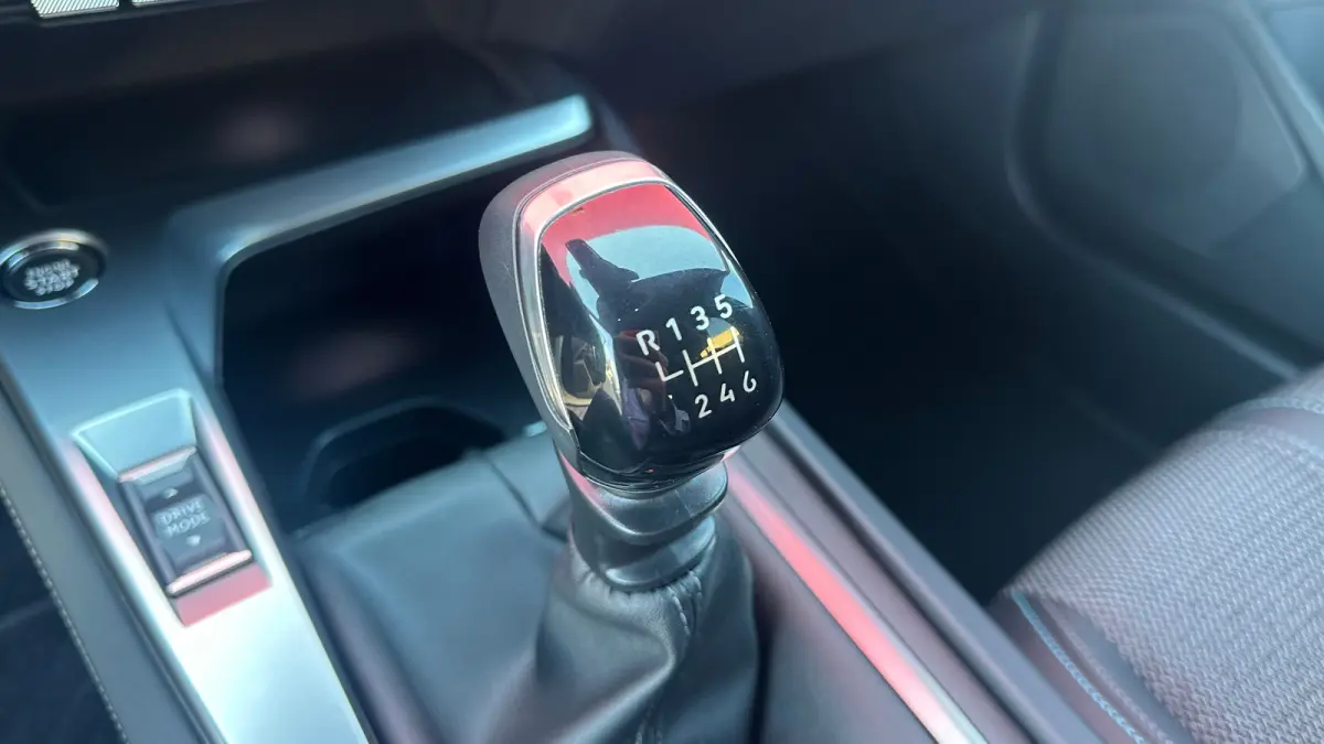 1.2 PureTech Allure | Navigatie | Apple Carplay / Android Auto | Camera | Cruise Control | | Achteruitrijcamera | Apple Carplay/Android Auto|telefoonintegratie premium | Bestuurdersstoel in 