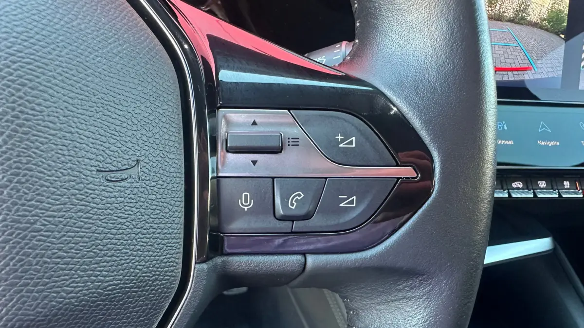 1.2 PureTech Allure | Navigatie | Apple Carplay / Android Auto | Camera | Cruise Control | | Achteruitrijcamera | Apple Carplay/Android Auto|telefoonintegratie premium | Bestuurdersstoel in 