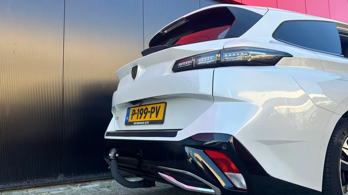 1.2 PureTech Allure | Navigatie | Apple Carplay / Android Auto | Camera | Cruise Control | | Achteruitrijcamera | Apple Carplay/Android Auto|telefoonintegratie premium | Bestuurdersstoel in 