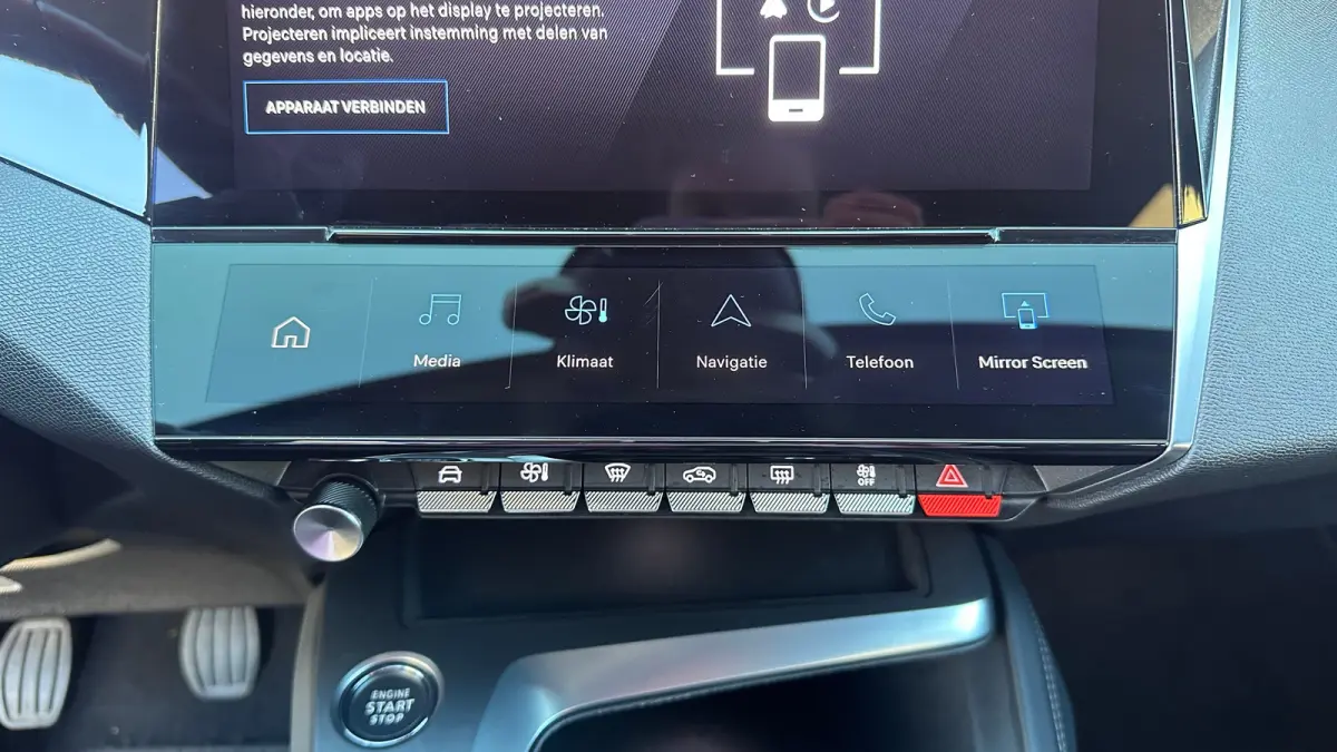 1.2 PureTech Allure | Navigatie | Apple Carplay / Android Auto | Camera | Cruise Control | | Achteruitrijcamera | Apple Carplay/Android Auto|telefoonintegratie premium | Bestuurdersstoel in 