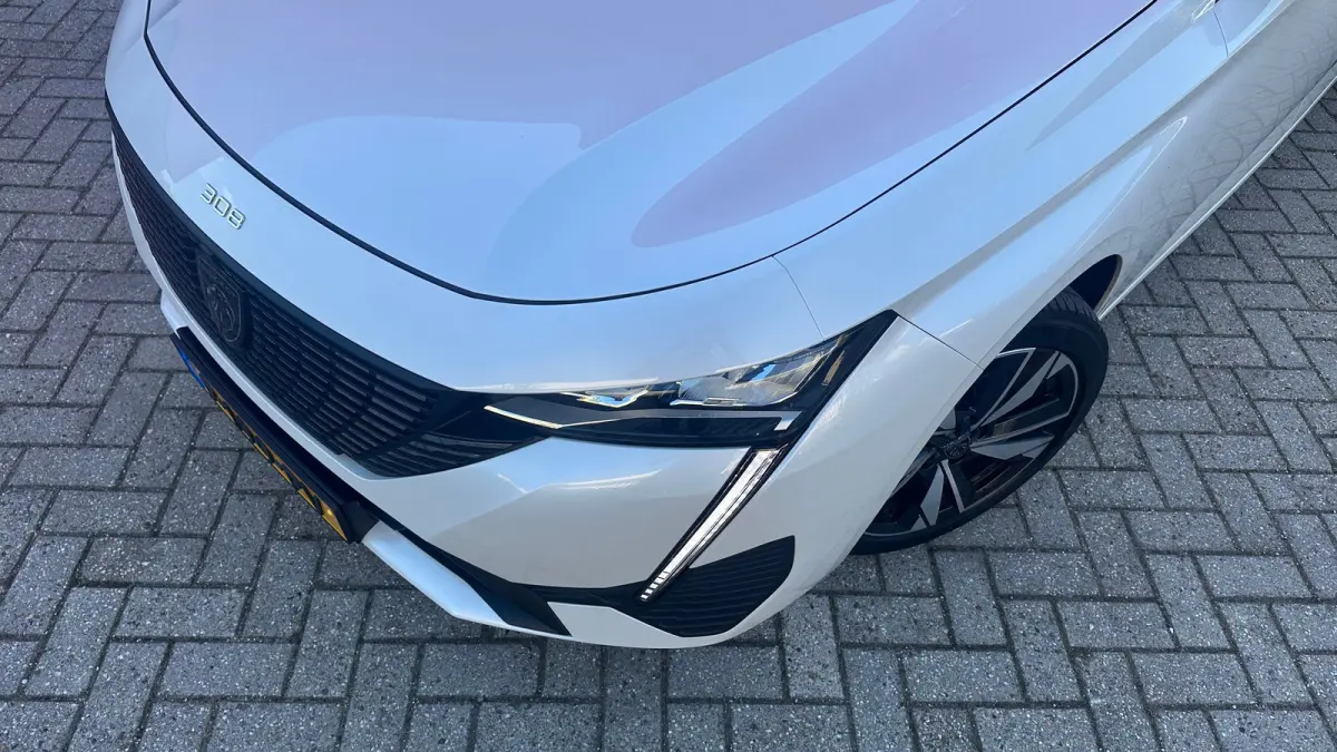 1.2 PureTech Allure | Navigatie | Apple Carplay / Android Auto | Camera | Cruise Control | | Achteruitrijcamera | Apple Carplay/Android Auto|telefoonintegratie premium | Bestuurdersstoel in 