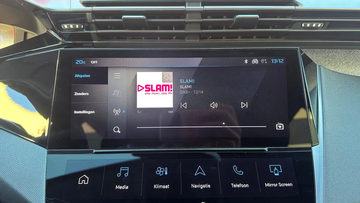 1.2 PureTech Allure | Navigatie | Apple Carplay / Android Auto | Camera | Cruise Control | | Achteruitrijcamera | Apple Carplay/Android Auto|telefoonintegratie premium | Bestuurdersstoel in 