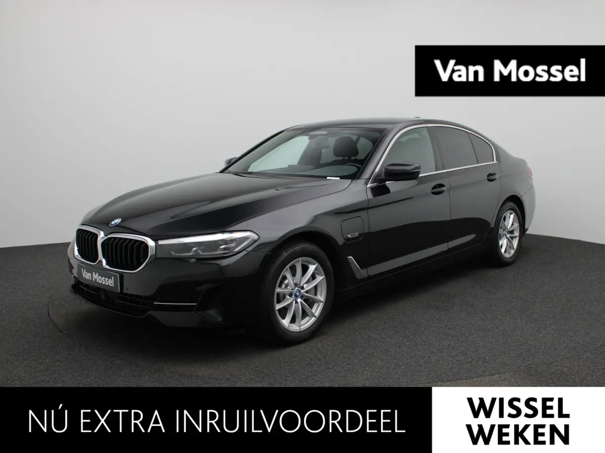Berline 530e | Automaat | Achteruitrijcamera | Parkeersensoren | Climate Control | Stoelverwarming |