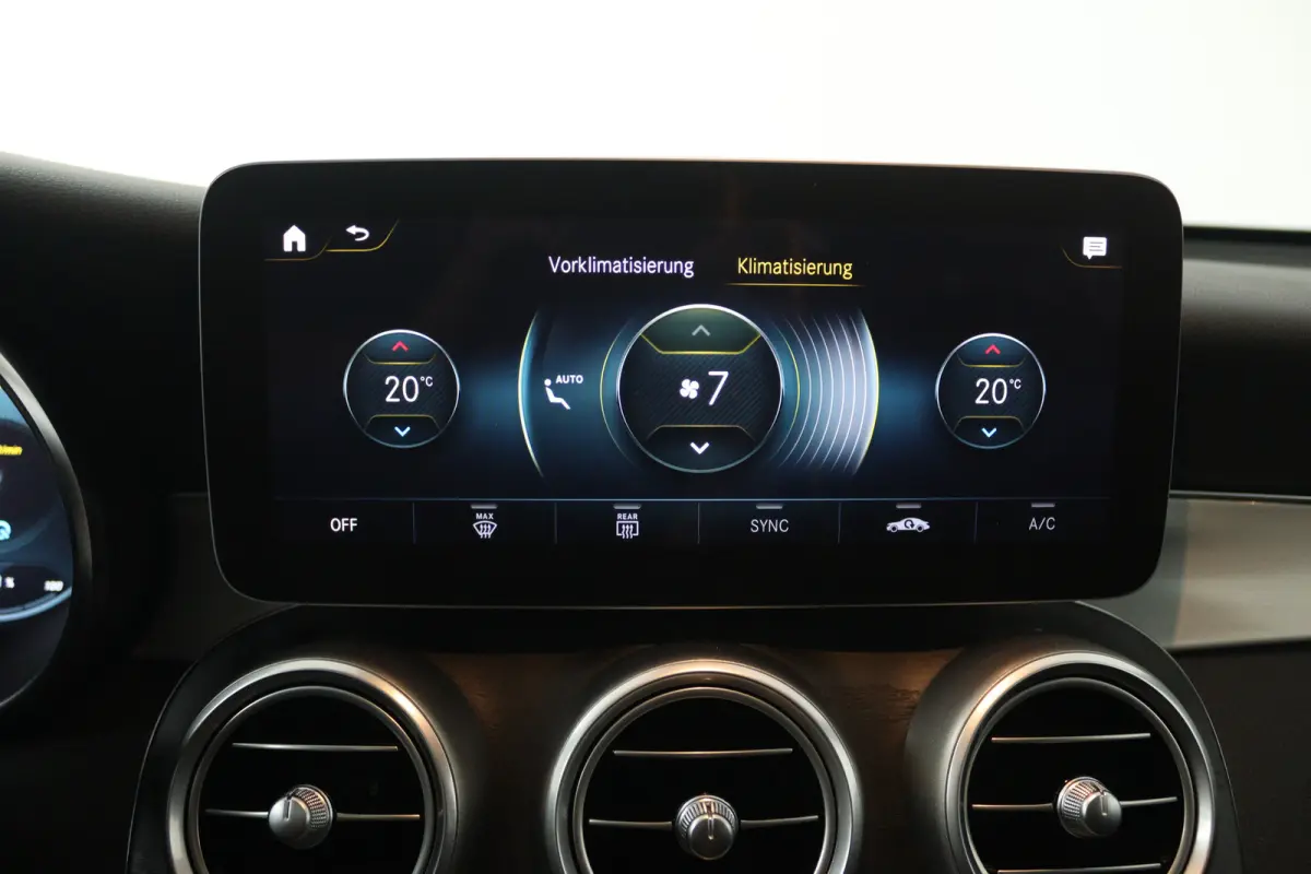 4MATIC Premium Plus (PANORAMADAK, SFEERVERLICHTING, CAMERA, ELEKT. STOELEN)