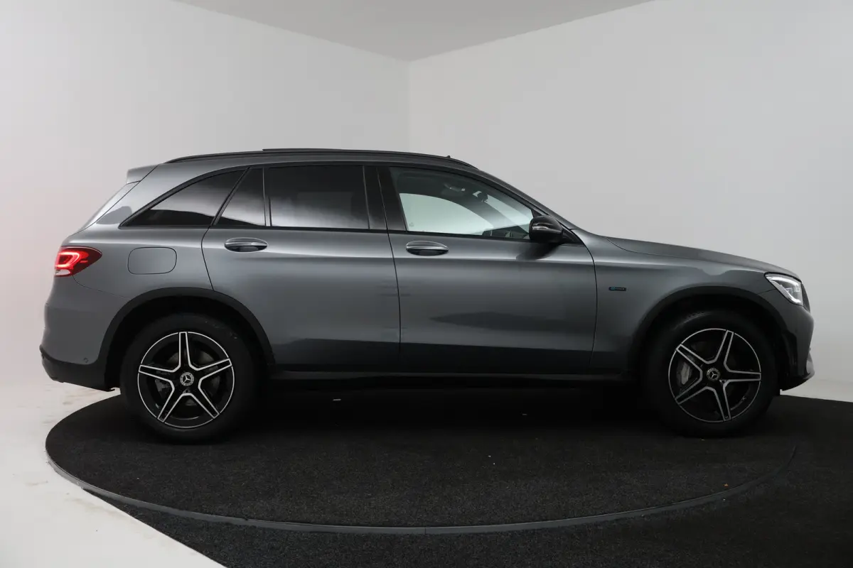 4MATIC Premium Plus (PANORAMADAK, SFEERVERLICHTING, CAMERA, ELEKT. STOELEN)