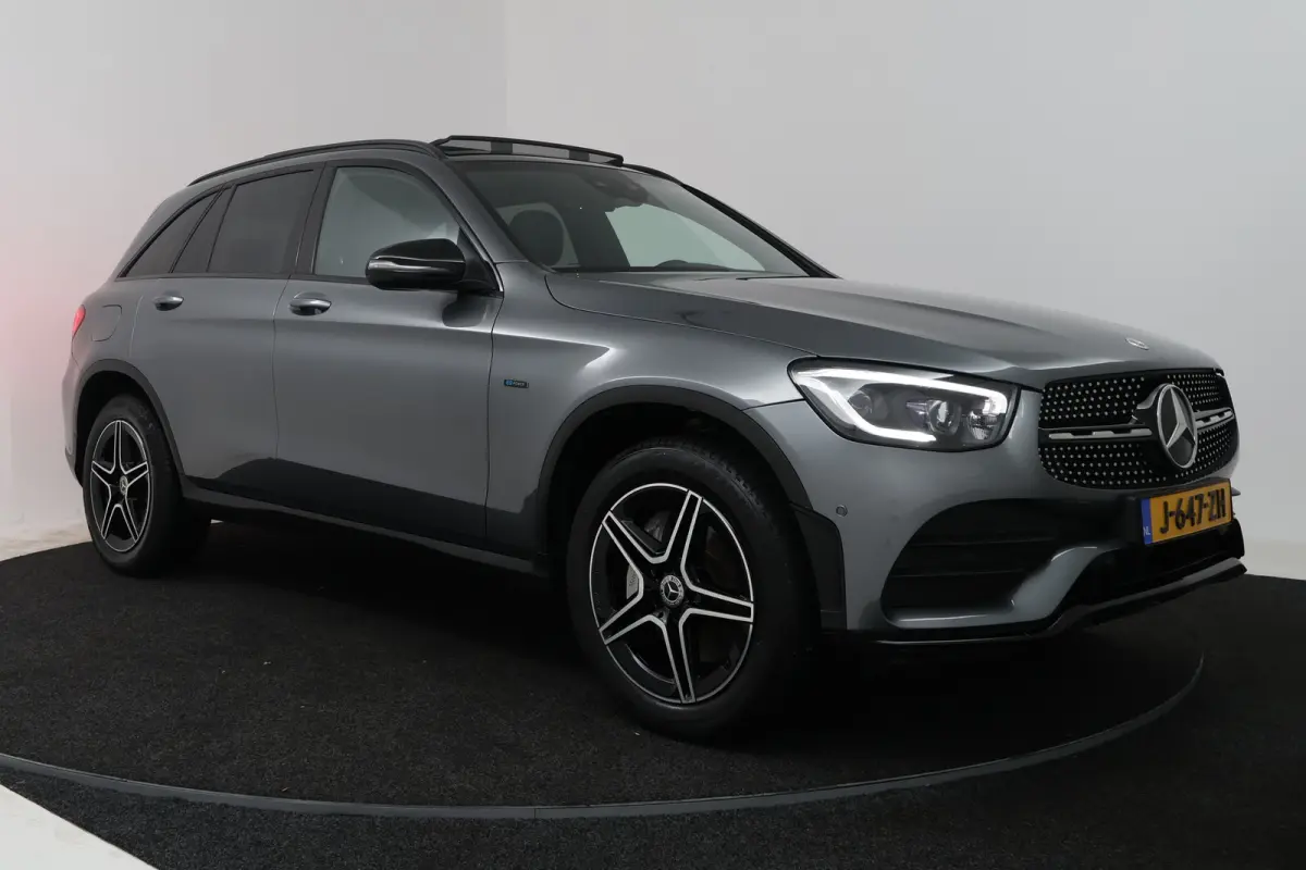 4MATIC Premium Plus (PANORAMADAK, SFEERVERLICHTING, CAMERA, ELEKT. STOELEN)