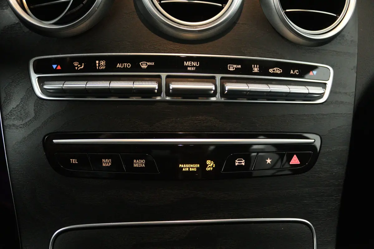 4MATIC Premium Plus (PANORAMADAK, SFEERVERLICHTING, CAMERA, ELEKT. STOELEN)