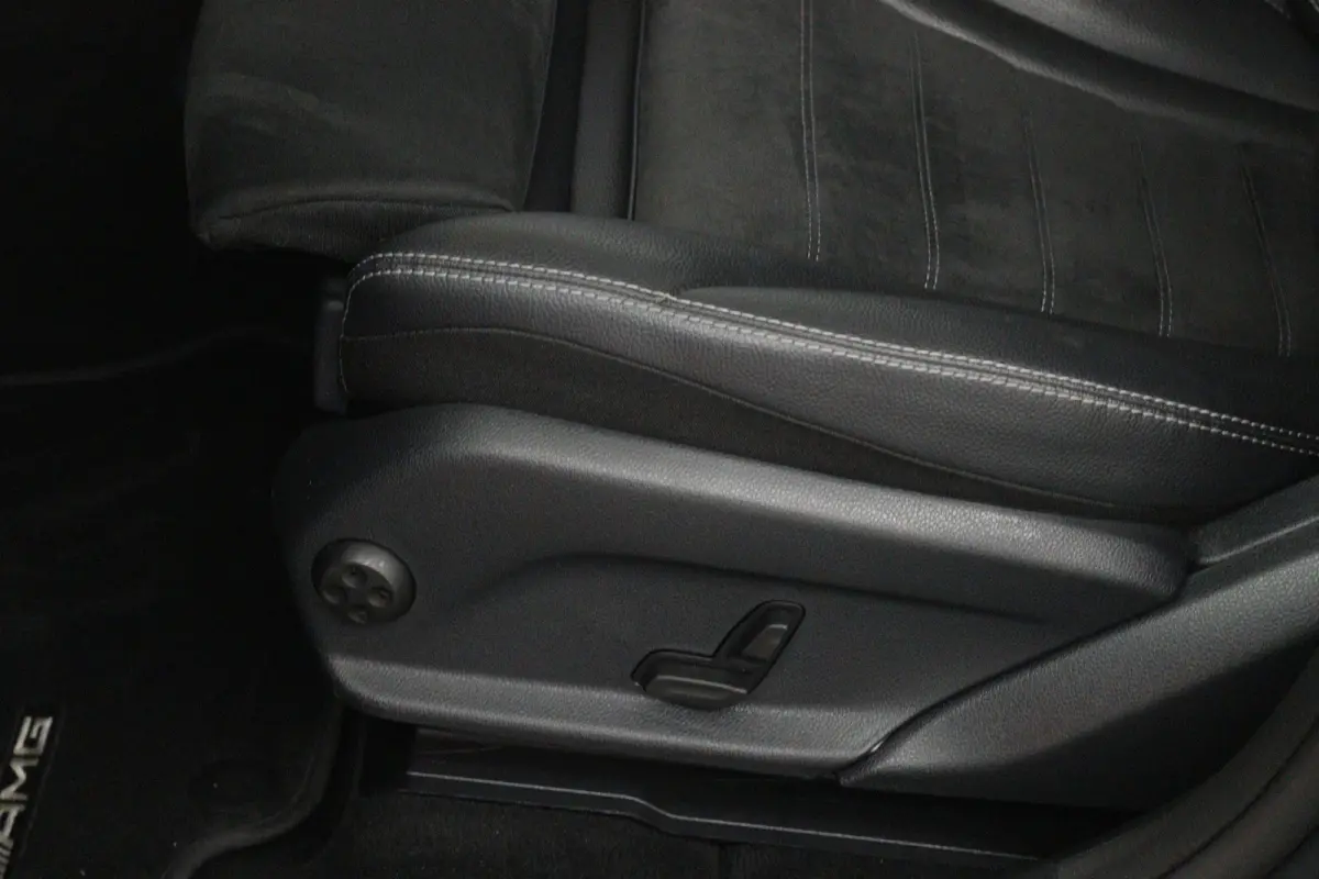 4MATIC Premium Plus (PANORAMADAK, SFEERVERLICHTING, CAMERA, ELEKT. STOELEN)