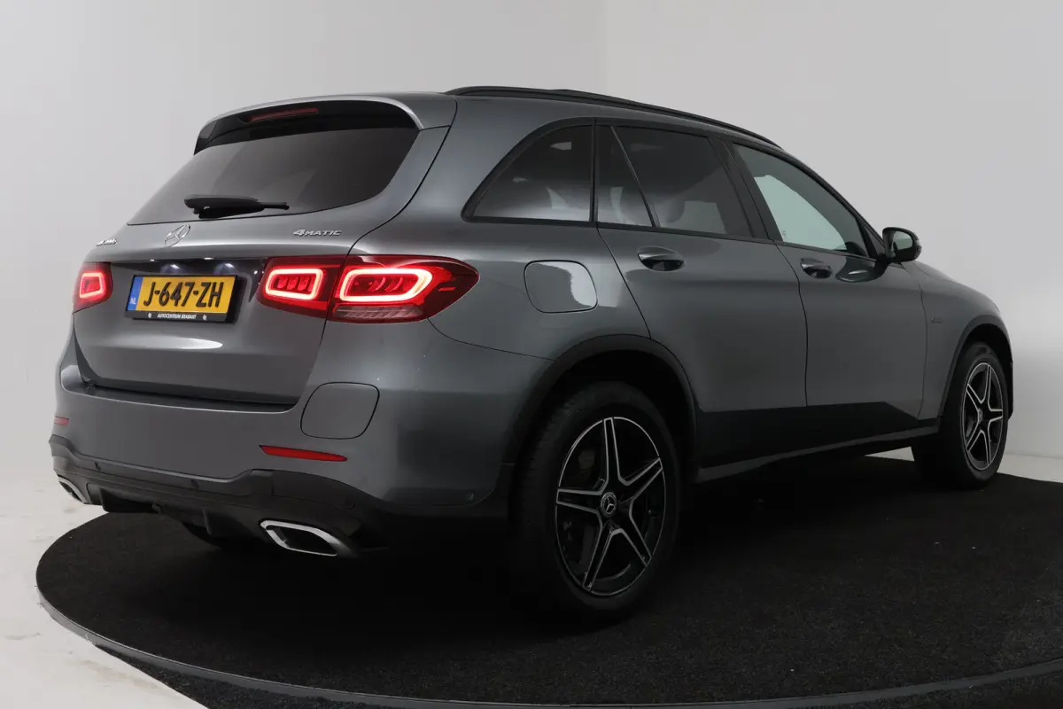 4MATIC Premium Plus (PANORAMADAK, SFEERVERLICHTING, CAMERA, ELEKT. STOELEN)