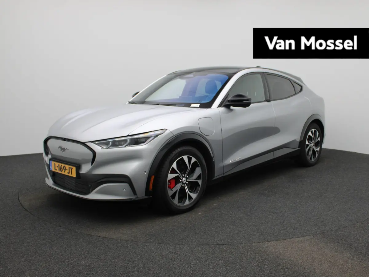 AWD 75 kWh | Elekt. Bestuurdersstoel met Memory | Panoramadak Vast | Adaptive Cruise Ctrl | NAV | Achteruitrijcamera met 360* |