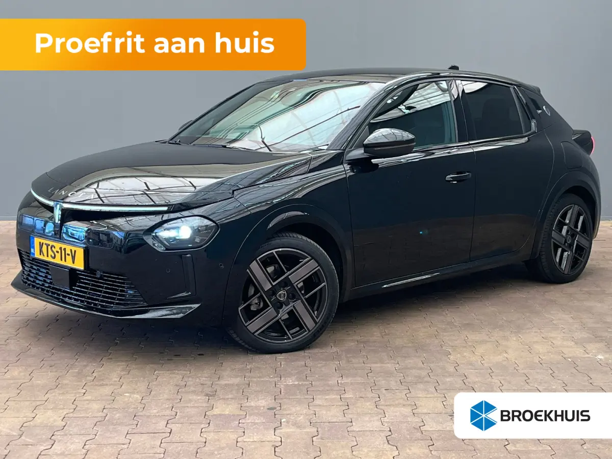 LX 54 kWh Alcantara Bekleding | Camera Voor + Achter | Adaptieve Cruise | 17" Lichtmetaal | Stoelverwarming | Achteruitrijcamera | Airco (automatisch) | Alcantara bekleding