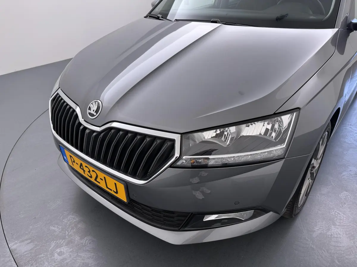 1.0 TSI Business Edition | Apple Carplay/Android Auto | Parkeersensoren voor & achter |