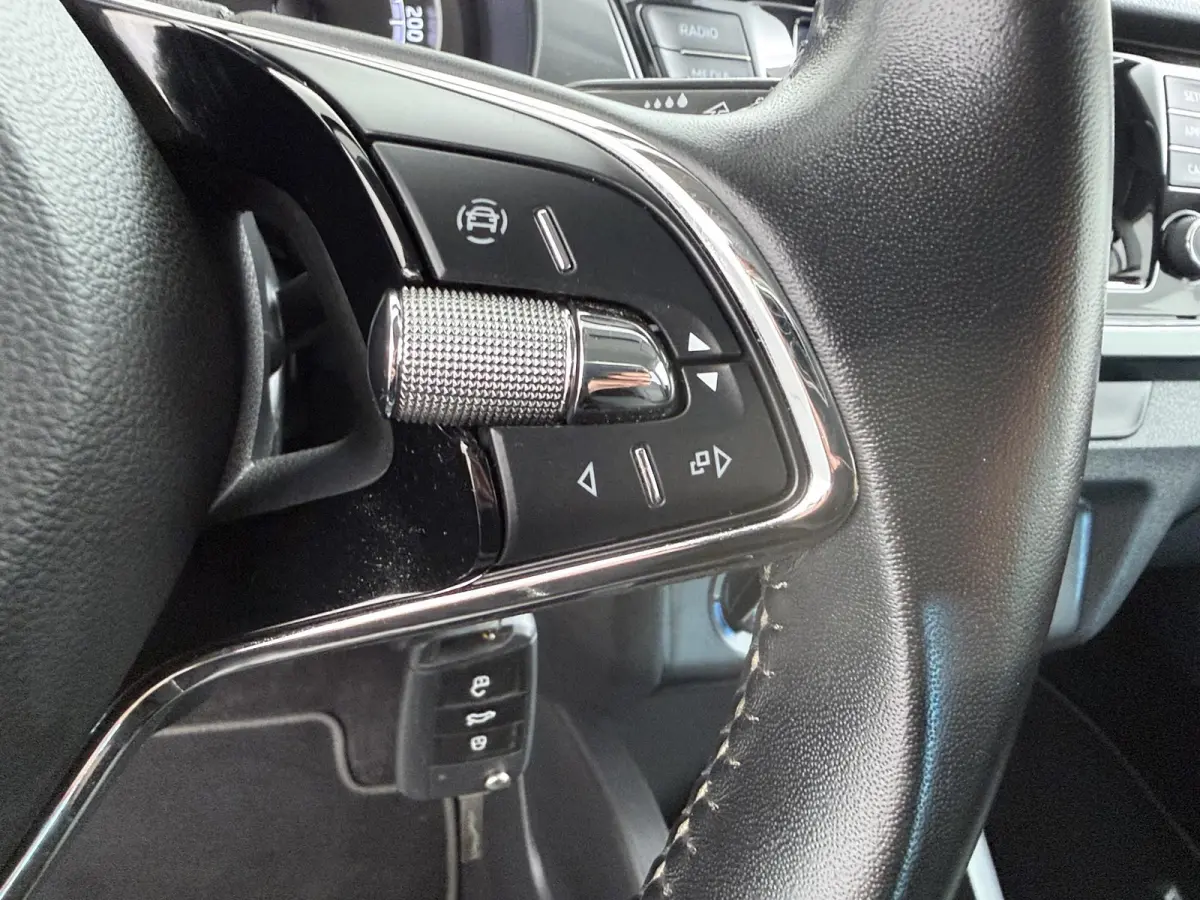 1.0 TSI Business Edition | Apple Carplay/Android Auto | Parkeersensoren voor & achter |
