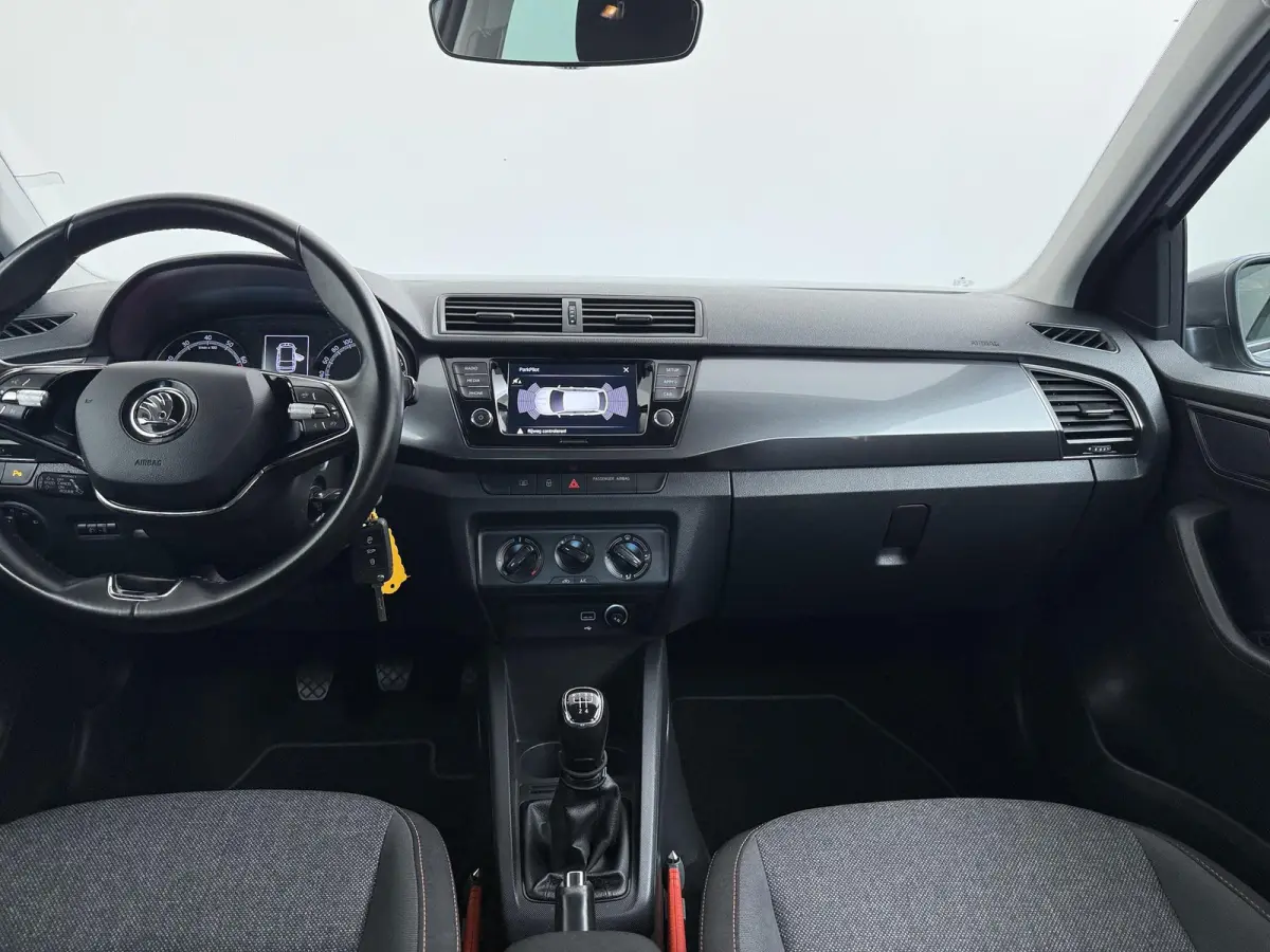 1.0 TSI Business Edition | Apple Carplay/Android Auto | Parkeersensoren voor & achter |