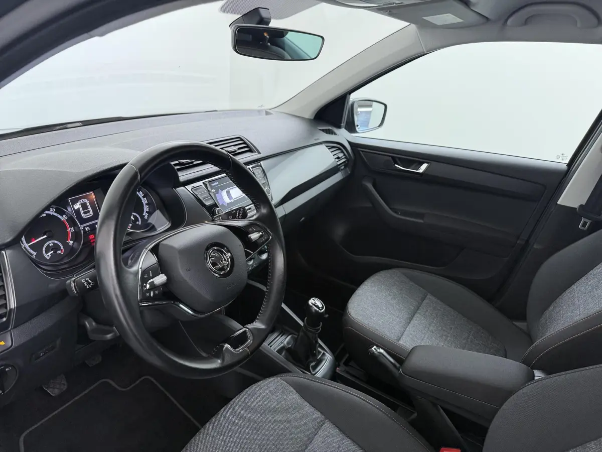 1.0 TSI Business Edition | Apple Carplay/Android Auto | Parkeersensoren voor & achter |