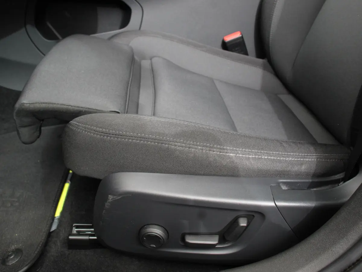 Long Range Dual Motor 408pk Launch Edition 78kWh SOH 93.6% Climate control Cruise control Panoramadak Parkeersensoren + Camera Voorstoelen verwarmd Apple Carplay/ Android Auto