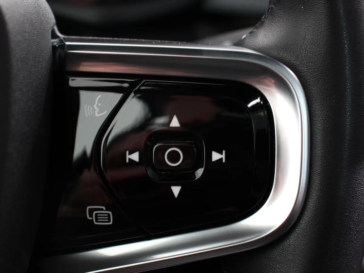 Long Range Dual Motor 408pk Launch Edition 78kWh SOH 93.6% Climate control Cruise control Panoramadak Parkeersensoren + Camera Voorstoelen verwarmd Apple Carplay/ Android Auto