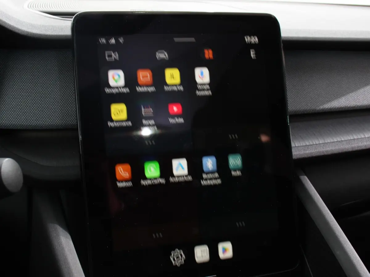 Long Range Dual Motor 408pk Launch Edition 78kWh SOH 93.6% Climate control Cruise control Panoramadak Parkeersensoren + Camera Voorstoelen verwarmd Apple Carplay/ Android Auto