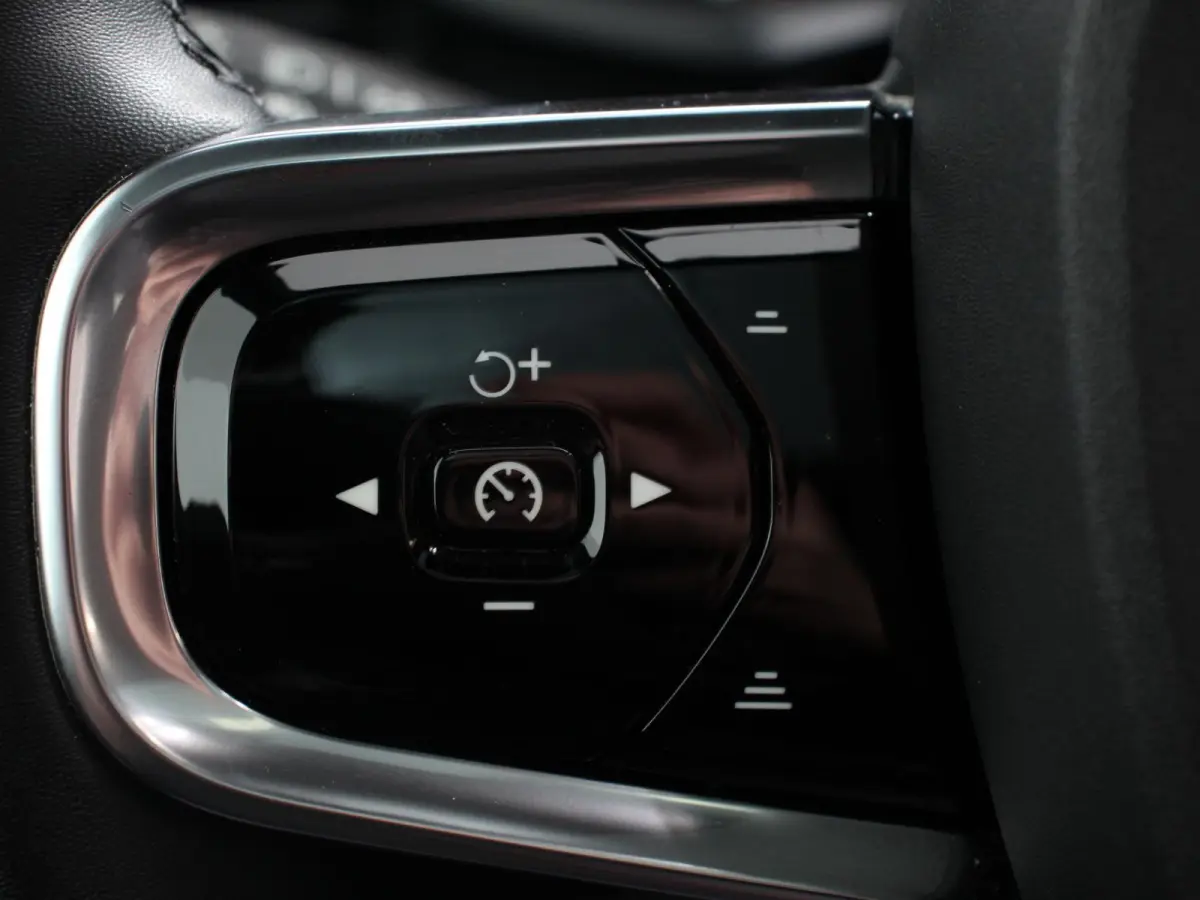 Long Range Dual Motor 408pk Launch Edition 78kWh SOH 93.6% Climate control Cruise control Panoramadak Parkeersensoren + Camera Voorstoelen verwarmd Apple Carplay/ Android Auto