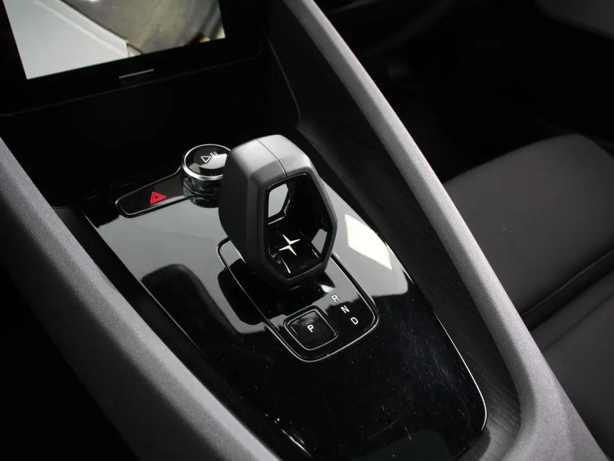 Long Range Dual Motor 408pk Launch Edition 78kWh SOH 93.6% Climate control Cruise control Panoramadak Parkeersensoren + Camera Voorstoelen verwarmd Apple Carplay/ Android Auto