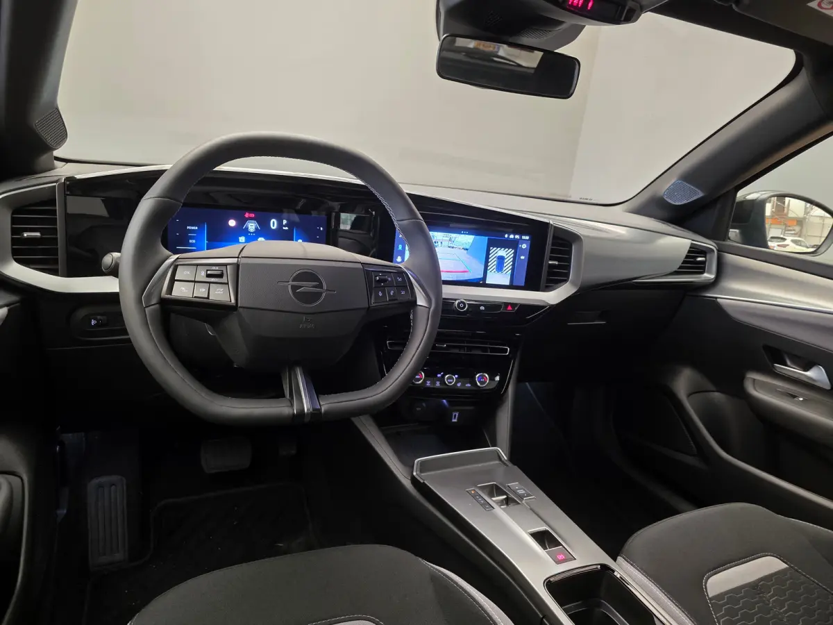 Edition Climate Control | Digitaal Dashboard | 17" Lichtmetaal | Carplay | Cruise | Parkeersensoren Achter | Apple Carplay/Android Auto|telefoonintegratie premium | Connected services | Crui