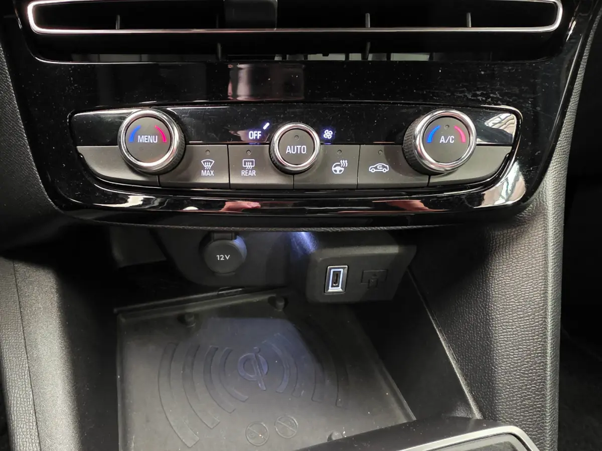 Edition Climate Control | Digitaal Dashboard | 17" Lichtmetaal | Carplay | Cruise | Parkeersensoren Achter | Apple Carplay/Android Auto|telefoonintegratie premium | Connected services | Crui