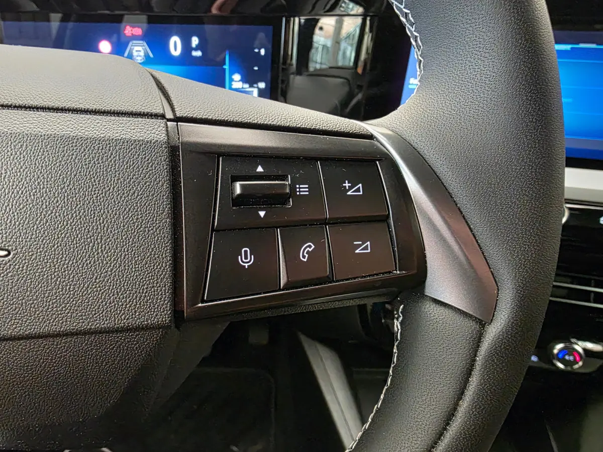 Edition Climate Control | Digitaal Dashboard | 17" Lichtmetaal | Carplay | Cruise | Parkeersensoren Achter | Apple Carplay/Android Auto|telefoonintegratie premium | Connected services | Crui