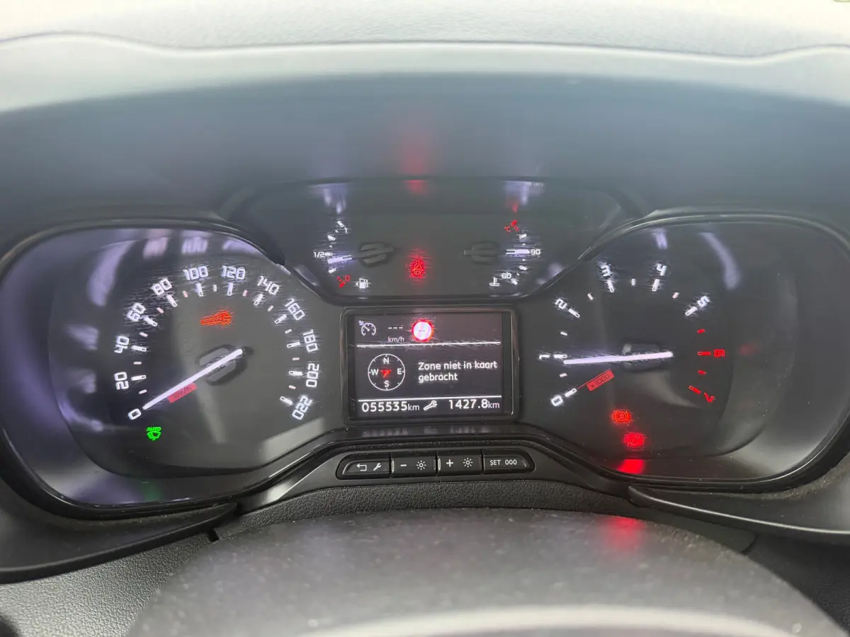 1.2 PureTech Feel - Gris Platinium - Navigatie/Cruise/Airco