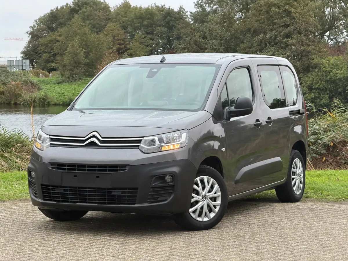 1.2 PureTech Feel - Gris Platinium - Navigatie/Cruise/Airco